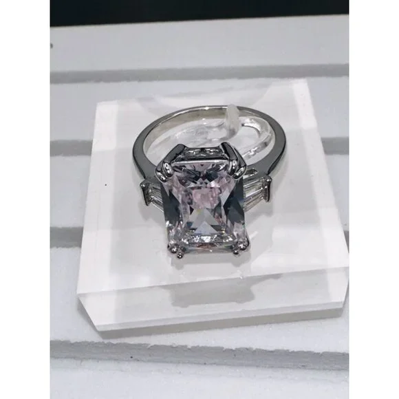 Silver Plated Cubic Zirconia Ring Size 9 - Picture 4 of 9